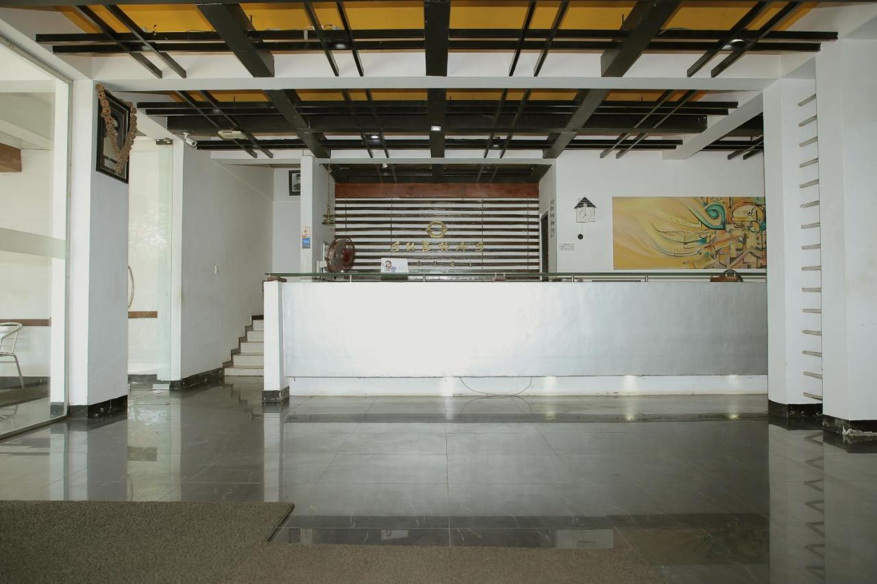 Oyo 256 Subash Hotel 자프나 외부 사진
